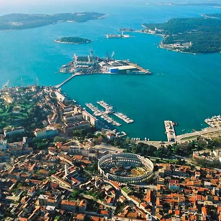 T&d Apartment Pula